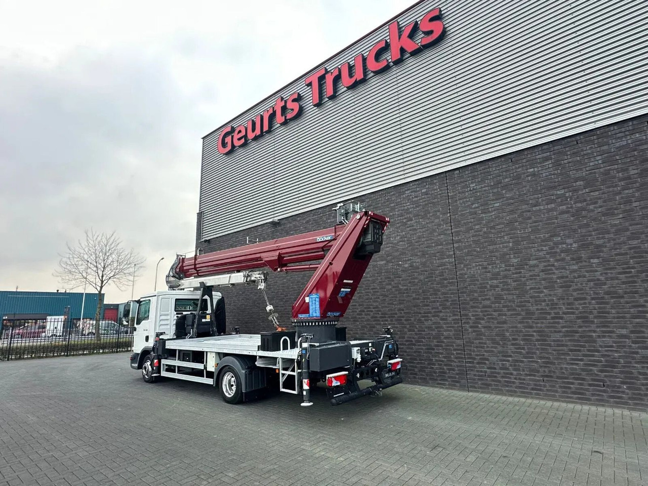 MAN TGL 7.180 4X2 BB BOCKER AK37/4000 + JIB MONTAGEK - Crane truck, Dropside/ Flatbed truck: picture 4 MAN TGL 7.180 4X2 BB BOCKER AK37/4000 + JIB MONTAGEK - Crane truck, Dropside/ Flatbed truck: picture 4