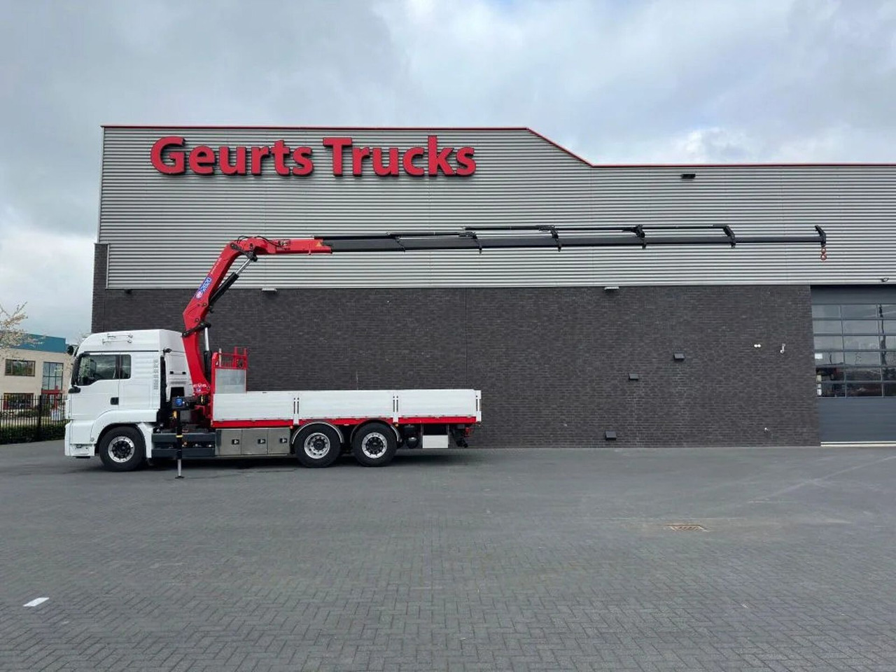 MAN TGS 26.500 6X2 + HMF 2820-K6 KRAAN/KAN/CRANE/GRU - Crane truck: picture 1 MAN TGS 26.500 6X2 + HMF 2820-K6 KRAAN/KAN/CRANE/GRU - Crane truck: picture 1