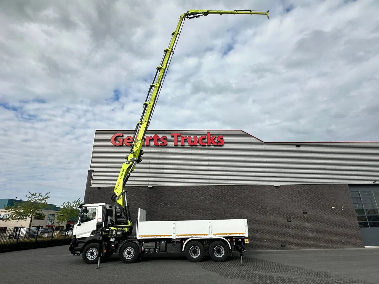 Renault C460 8X4 + HIAB X-HIPRO 548 E-7 MET JIB KRAAN / - Crane truck: picture 4 Renault C460 8X4 + HIAB X-HIPRO 548 E-7 MET JIB KRAAN / - Crane truck: picture 4
