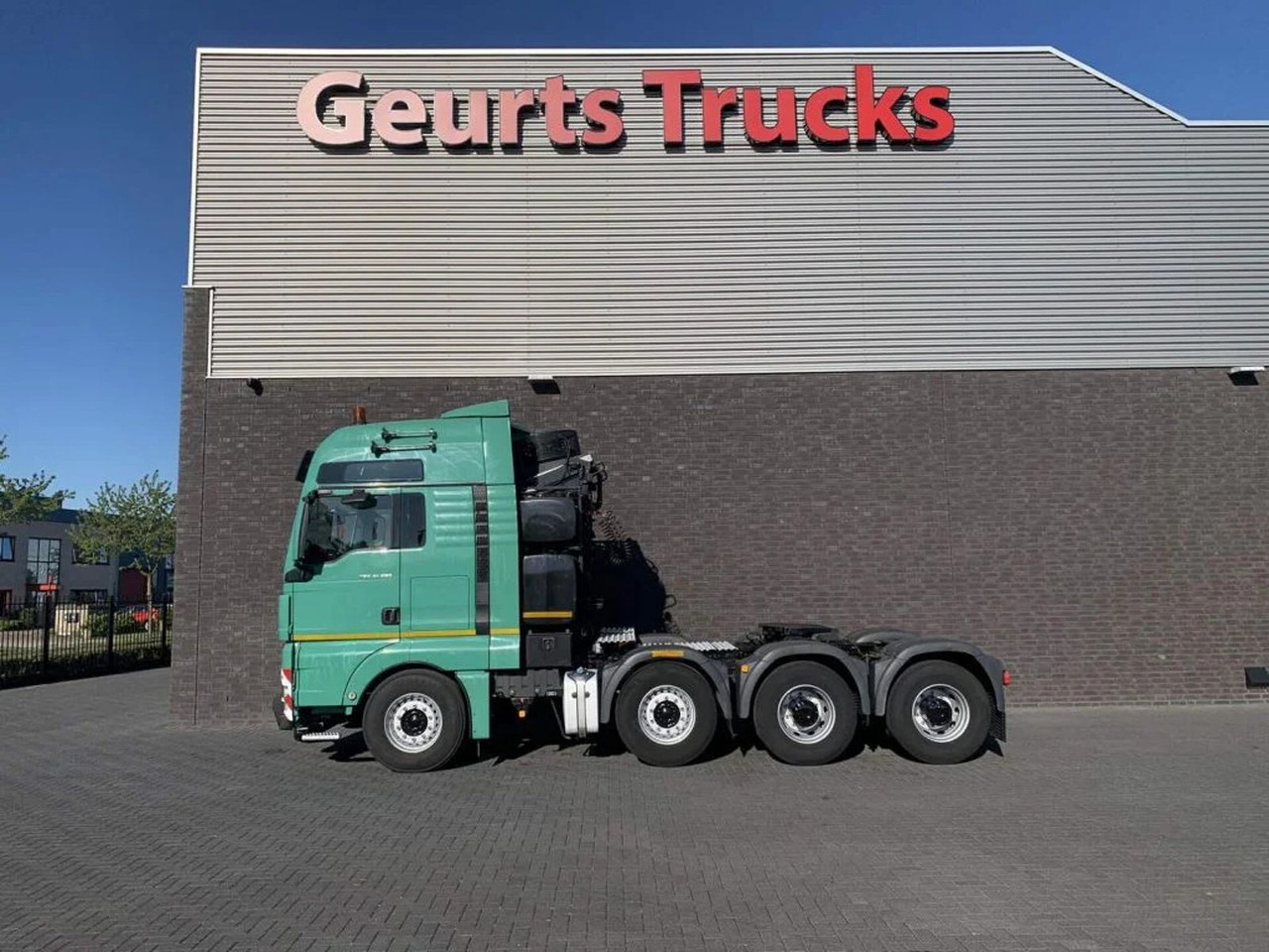 MAN TGX 41.680 V8 8X4 HEAVY DUTY TRACTOR 250 TONS - Tractor unit: picture 1 MAN TGX 41.680 V8 8X4 HEAVY DUTY TRACTOR 250 TONS - Tractor unit: picture 1