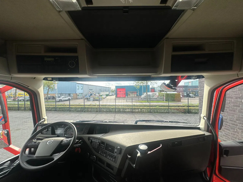 Tractor unit Volvo FH 8x2 FR TREKKER / BAKWAGEN MET HIAB X-HIPRO 1058 E8 MET JIB 150X-6 + LIER KRAAN / KRAN / CRANE / GRUA: picture 20 Tractor unit Volvo FH 8x2 FR TREKKER / BAKWAGEN MET HIAB X-HIPRO 1058 E8 MET JIB 150X-6 + LIER KRAAN / KRAN / CRANE / GRUA: picture 20