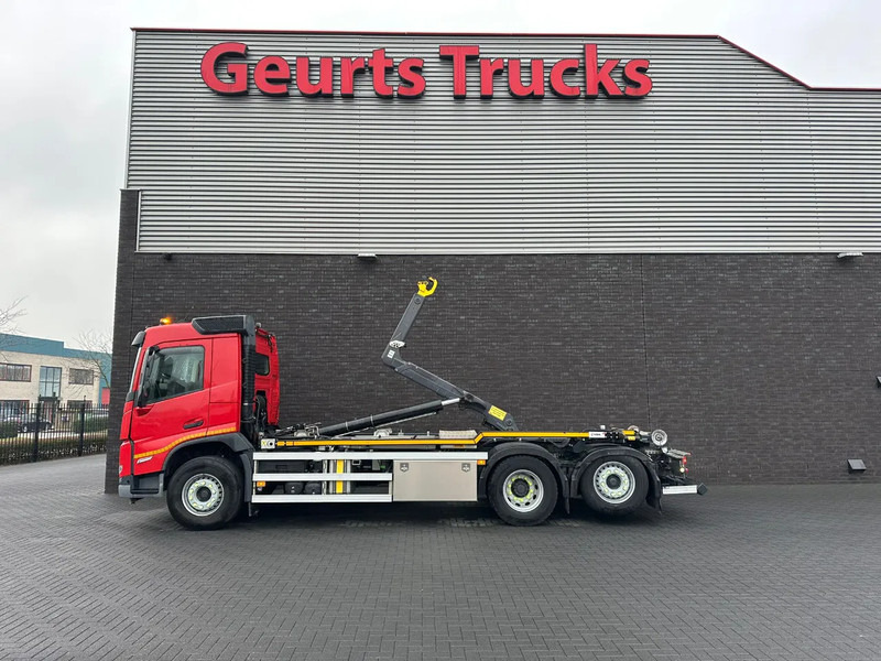 Volvo FM 430 6X2 + SCHADE/DAMAGE/UNFALL/HAAKARMSYSTEEM/ABROLLKIPPER/HOOKLIFT - Hook lift truck: picture 1 Volvo FM 430 6X2 + SCHADE/DAMAGE/UNFALL/HAAKARMSYSTEEM/ABROLLKIPPER/HOOKLIFT - Hook lift truck: picture 1