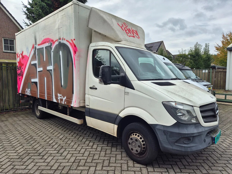 Mercedes-Benz Sprinter 513 CDI met laadklep en trekhaak - Box van: picture 4 Mercedes-Benz Sprinter 513 CDI met laadklep en trekhaak - Box van: picture 4