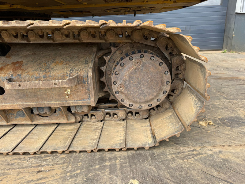 Crawler excavator Caterpillar 323: picture 12