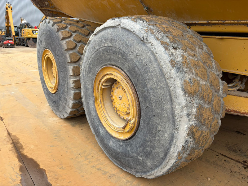 Articulated dumper Caterpillar 745C: picture 15