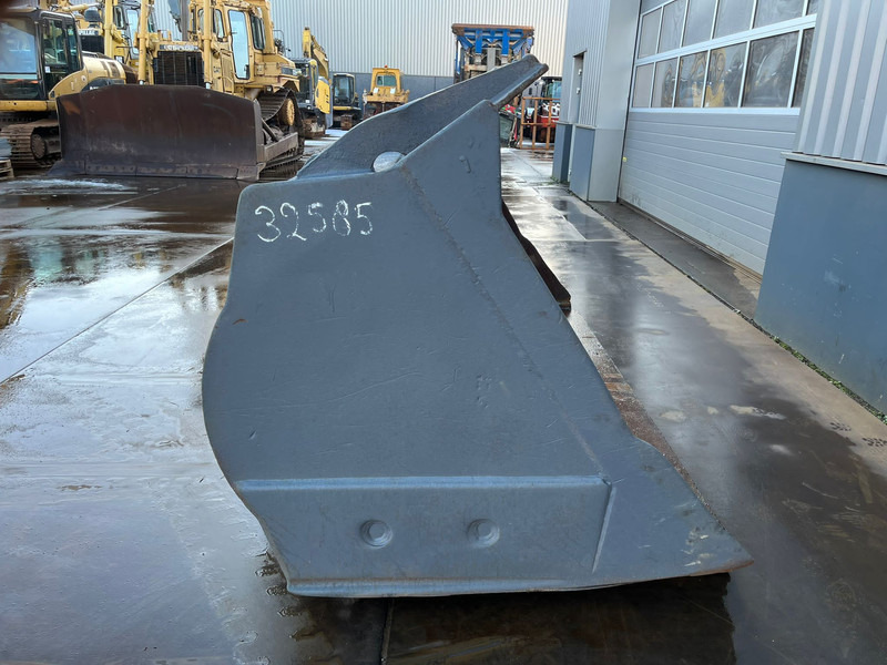 Caterpillar Bucket 950 - Bucket: picture 2 Caterpillar Bucket 950 - Bucket: picture 2
