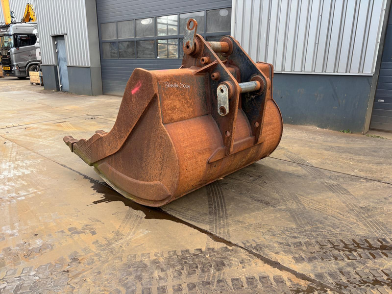 Caterpillar Bucket Cat 365/374 - Bucket: picture 3 Caterpillar Bucket Cat 365/374 - Bucket: picture 3