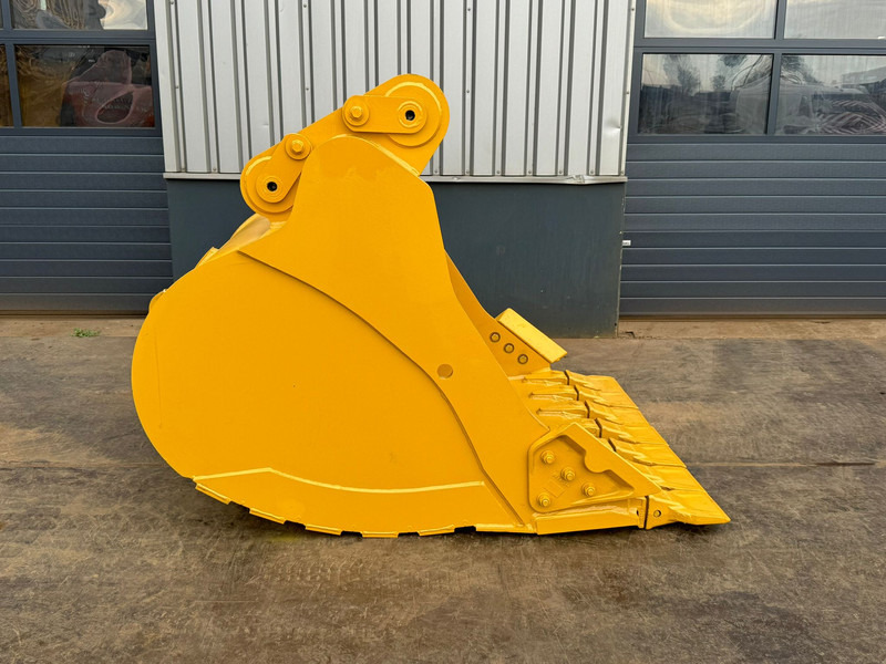 Caterpillar CAT 349 BUCKET TB linkage (66-IN X 2.81-CU M,7 teeth) - Bucket: picture 4 Caterpillar CAT 349 BUCKET TB linkage (66-IN X 2.81-CU M,7 teeth) - Bucket: picture 4