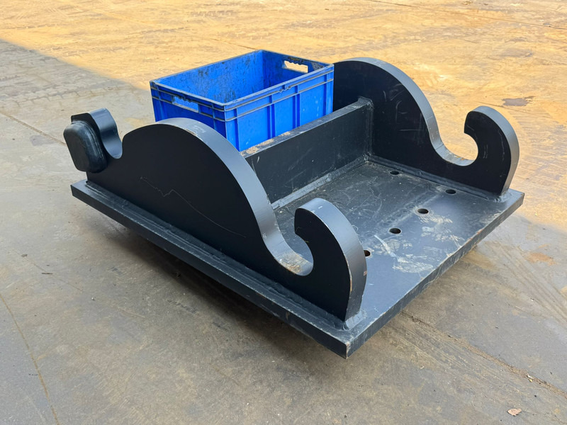 Caterpillar Caterpillar Plate CW70 - Quick coupler: picture 5 Caterpillar Caterpillar Plate CW70 - Quick coupler: picture 5