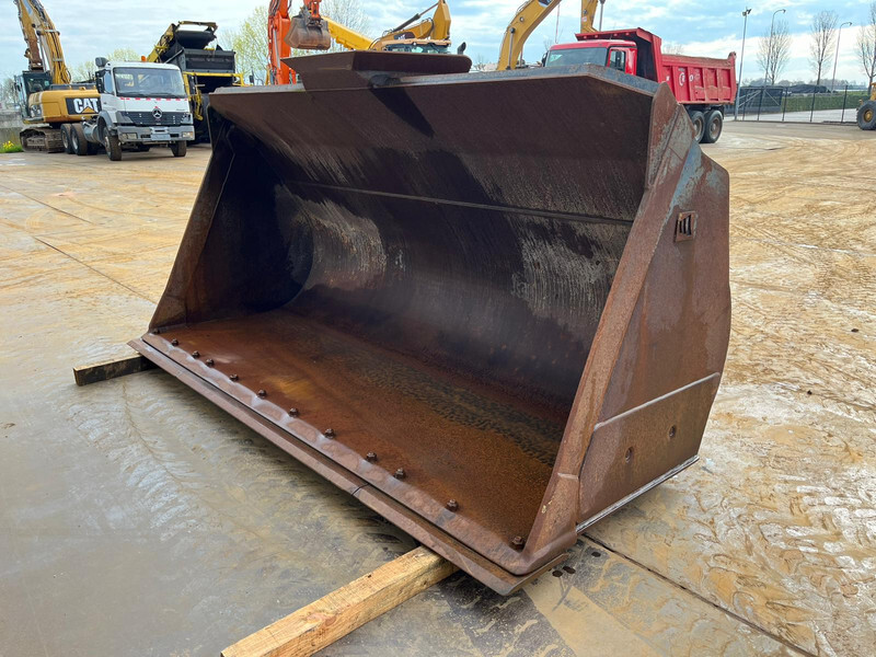 Doosan Bucket DL450 4600 l - Bucket: picture 1 Doosan Bucket DL450 4600 l - Bucket: picture 1