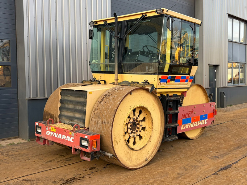 Dynapac CS142 - Roller: picture 2 Dynapac CS142 - Roller: picture 2