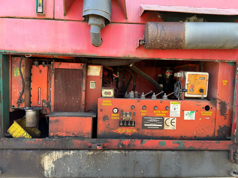 Extec Robotrac 7000 - Screener: picture 2 Extec Robotrac 7000 - Screener: picture 2