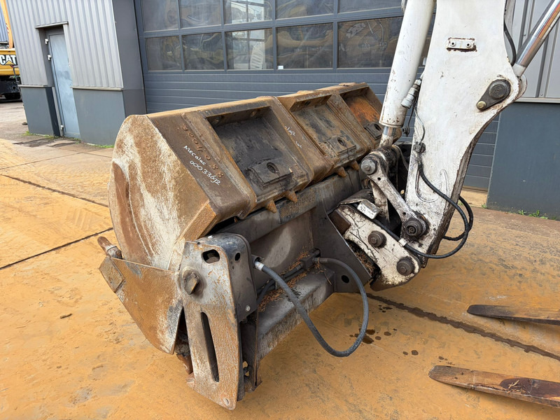 Wheel excavator Mecalac 12MTX incl. 5 x bucket: picture 10