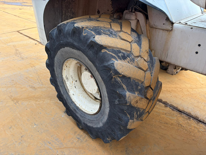 Wheel excavator Mecalac 12MTX incl. 5 x bucket: picture 15