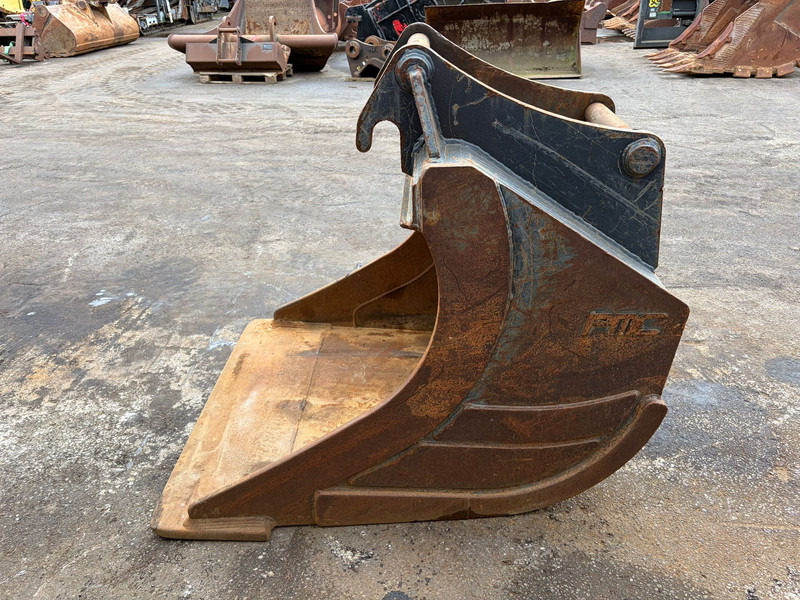 PMC S70 DGB223 1200L 1200mm Bucket - Bucket: picture 2 PMC S70 DGB223 1200L 1200mm Bucket - Bucket: picture 2