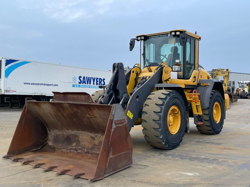 Volvo L90H - Wheel loader: picture 2 Volvo L90H - Wheel loader: picture 2