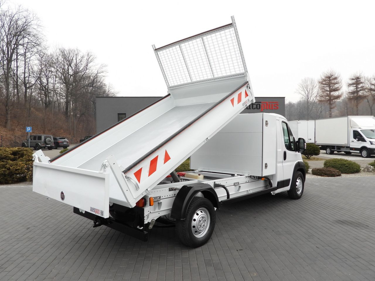 FIAT DUCATO TIPPER CRUISE CONTROL LED LIGHTS AIR CONDITIONING 130HP - Tipper van: picture 3 FIAT DUCATO TIPPER CRUISE CONTROL LED LIGHTS AIR CONDITIONING 130HP - Tipper van: picture 3