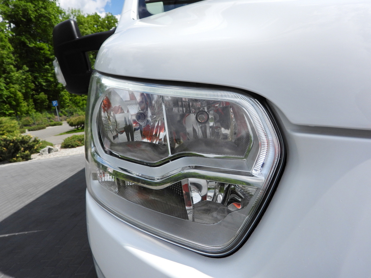 Box van FORD TRANSIT BOX LIFT 8 PALLETS CRUISE CONTROL LED LIGHTS AIR CONDITIONING 130HP: picture 21 Box van FORD TRANSIT BOX LIFT 8 PALLETS CRUISE CONTROL LED LIGHTS AIR CONDITIONING 130HP: picture 21