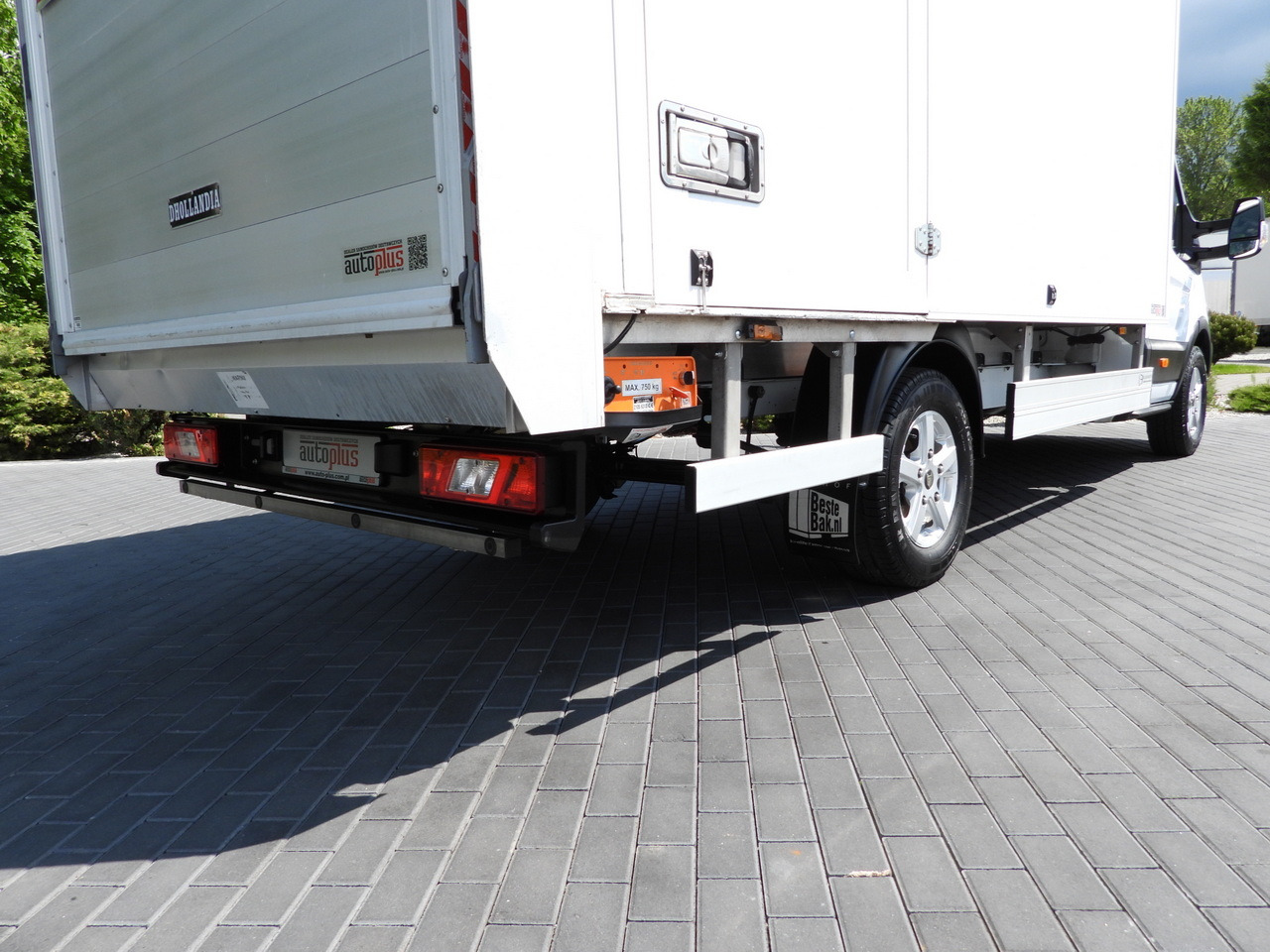 Box van FORD TRANSIT BOX LIFT 8 PALLETS CRUISE CONTROL LED LIGHTS AIR CONDITIONING 130HP: picture 33 Box van FORD TRANSIT BOX LIFT 8 PALLETS CRUISE CONTROL LED LIGHTS AIR CONDITIONING 130HP: picture 33