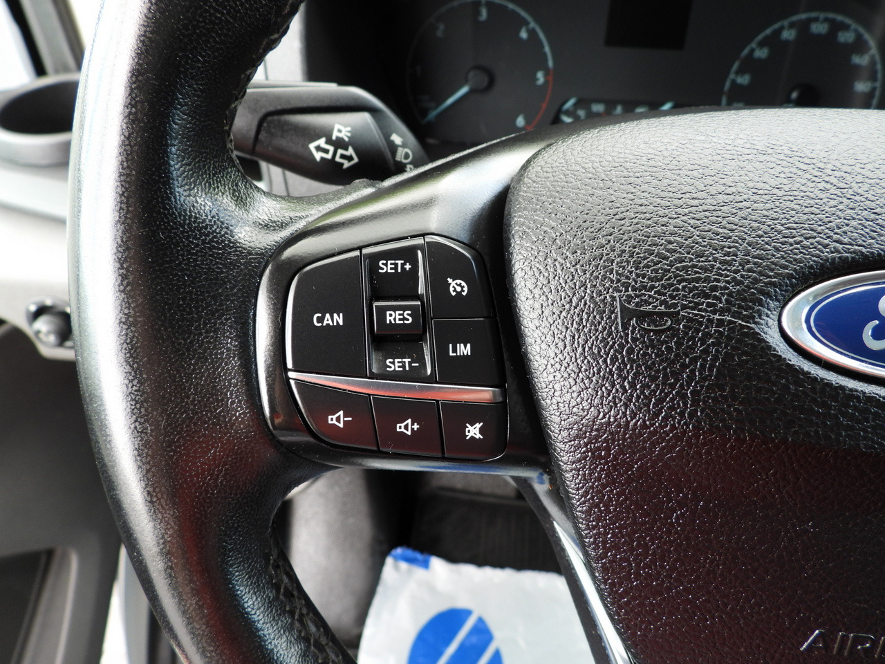 Box van FORD TRANSIT BOX LIFT 8 PALLETS CRUISE CONTROL LED LIGHTS AIR CONDITIONING 130HP: picture 40 Box van FORD TRANSIT BOX LIFT 8 PALLETS CRUISE CONTROL LED LIGHTS AIR CONDITIONING 130HP: picture 40