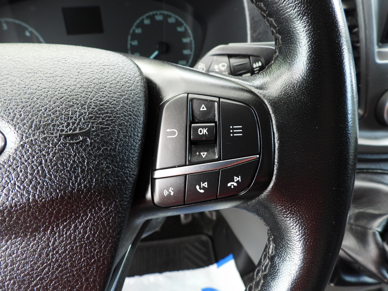 Box van FORD TRANSIT BOX LIFT 8 PALLETS CRUISE CONTROL LED LIGHTS AIR CONDITIONING 130HP: picture 41 Box van FORD TRANSIT BOX LIFT 8 PALLETS CRUISE CONTROL LED LIGHTS AIR CONDITIONING 130HP: picture 41