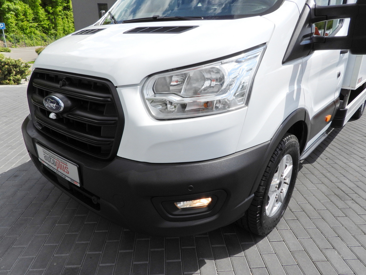 Box van FORD TRANSIT BOX LIFT 8 PALLETS CRUISE CONTROL LED LIGHTS AIR CONDITIONING 130HP: picture 19 Box van FORD TRANSIT BOX LIFT 8 PALLETS CRUISE CONTROL LED LIGHTS AIR CONDITIONING 130HP: picture 19