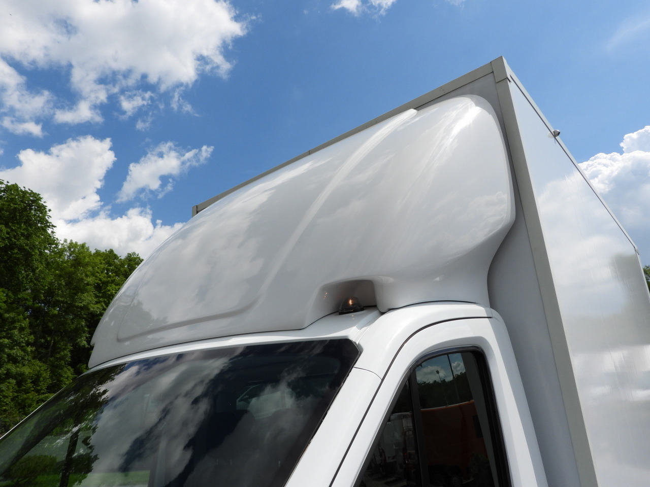 Box van FORD TRANSIT BOX LIFT 8 PALLETS CRUISE CONTROL LED LIGHTS AIR CONDITIONING 130HP: picture 20 Box van FORD TRANSIT BOX LIFT 8 PALLETS CRUISE CONTROL LED LIGHTS AIR CONDITIONING 130HP: picture 20