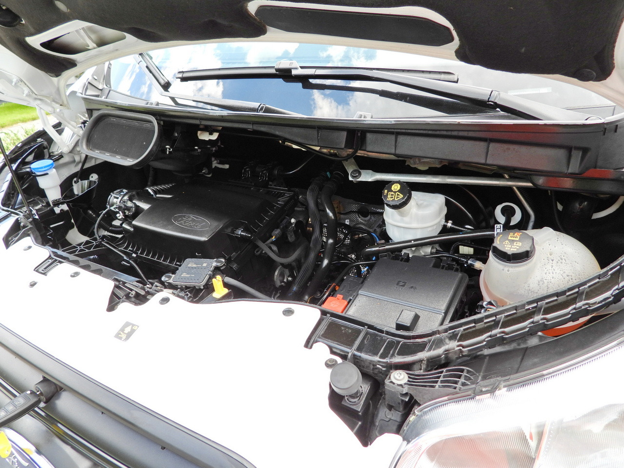 Box van FORD TRANSIT BOX LIFT 8 PALLETS CRUISE CONTROL LED LIGHTS AIR CONDITIONING 130HP: picture 34 Box van FORD TRANSIT BOX LIFT 8 PALLETS CRUISE CONTROL LED LIGHTS AIR CONDITIONING 130HP: picture 34