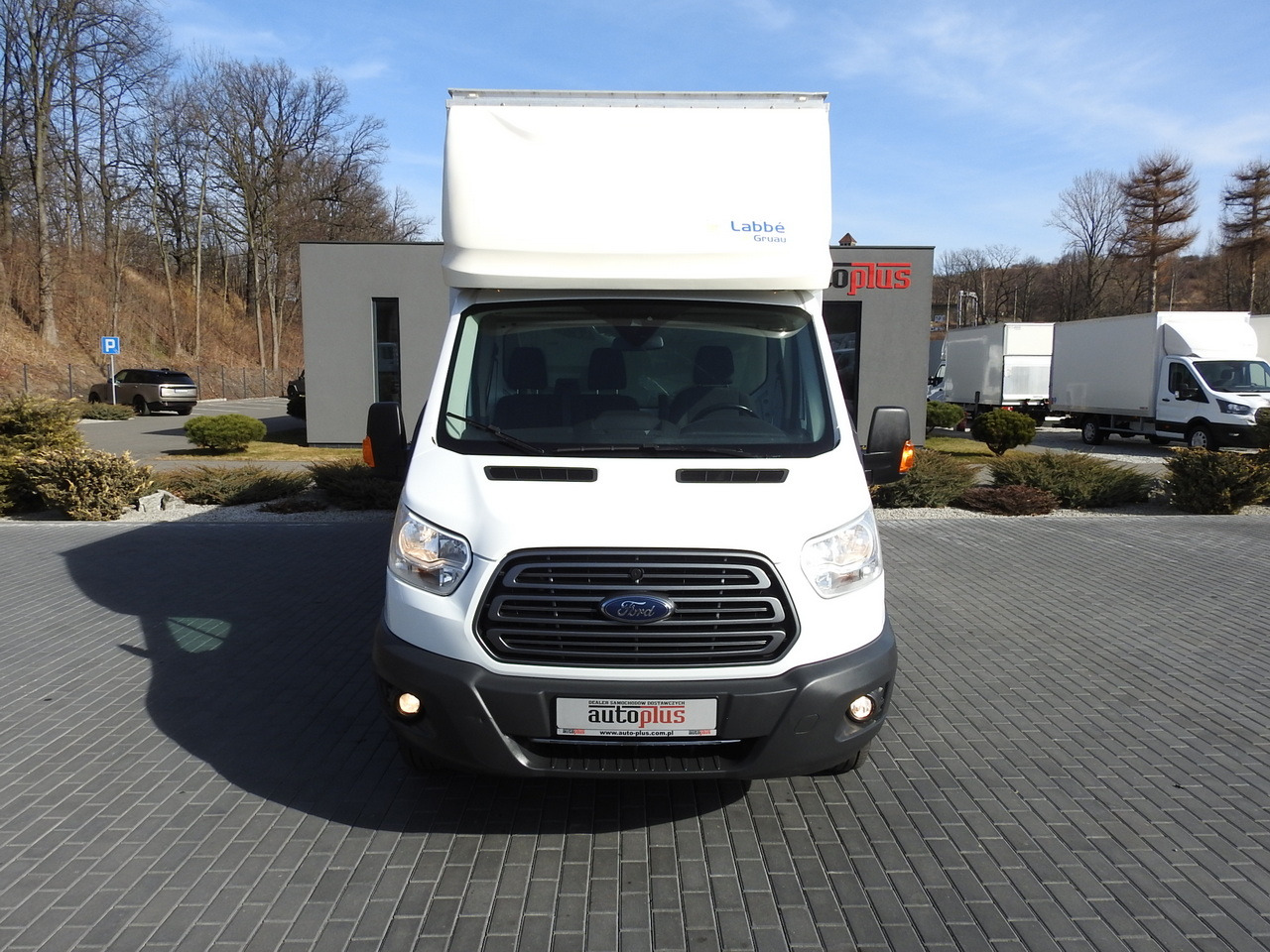FORD TRANSIT  BOX LIFT 8 PALLETS CRUISE CONTROL LED LIGHTS TWIN WHEELS AIR CONDITIONING  170HP - Refrigerated van: picture 5 FORD TRANSIT  BOX LIFT 8 PALLETS CRUISE CONTROL LED LIGHTS TWIN WHEELS AIR CONDITIONING  170HP - Refrigerated van: picture 5