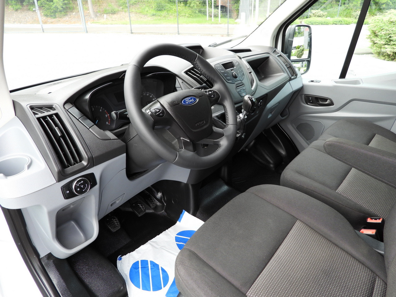 FORD TRANSIT REFRIGERATOR VAN 5*C AIR CONDITIONING 105HP - Refrigerated van: picture 2 FORD TRANSIT REFRIGERATOR VAN 5*C AIR CONDITIONING 105HP - Refrigerated van: picture 2