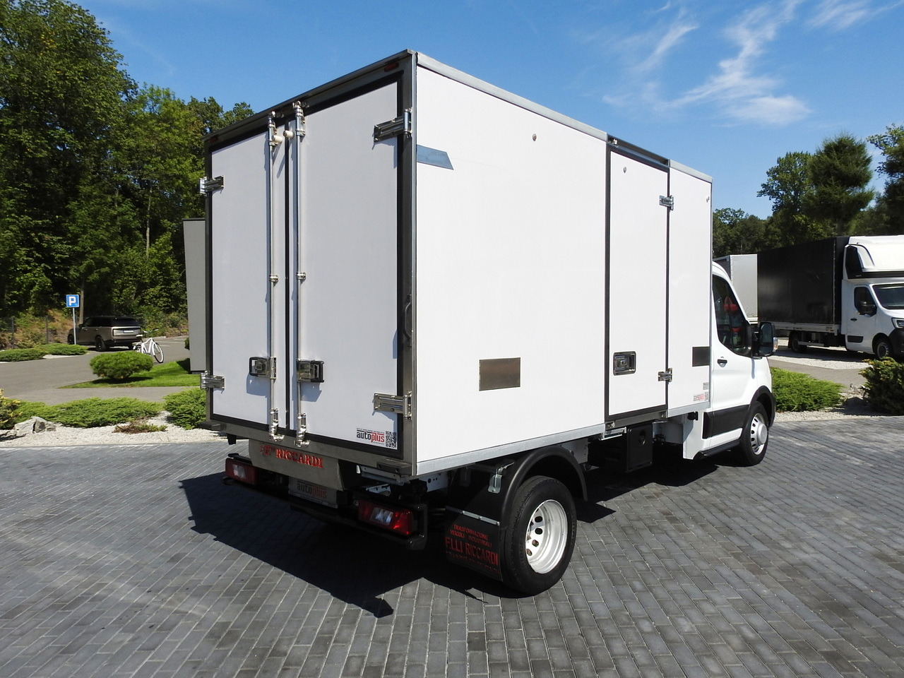 FORD TRANSIT REGRIGERATOR BOX 0*C POWER SUPPLY 230V CRUISE CONTROL AIR CONDITIONING TWIN WHEELS  170HP - Refrigerated van: picture 3 FORD TRANSIT REGRIGERATOR BOX 0*C POWER SUPPLY 230V CRUISE CONTROL AIR CONDITIONING TWIN WHEELS  170HP - Refrigerated van: picture 3