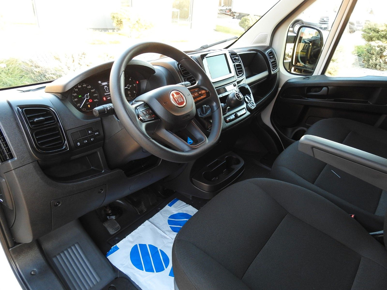 Fiat DUCATO KOFFER AUFZUG 8 PALETTEN TEMPOMAT - Box van: picture 2 Fiat DUCATO KOFFER AUFZUG 8 PALETTEN TEMPOMAT - Box van: picture 2