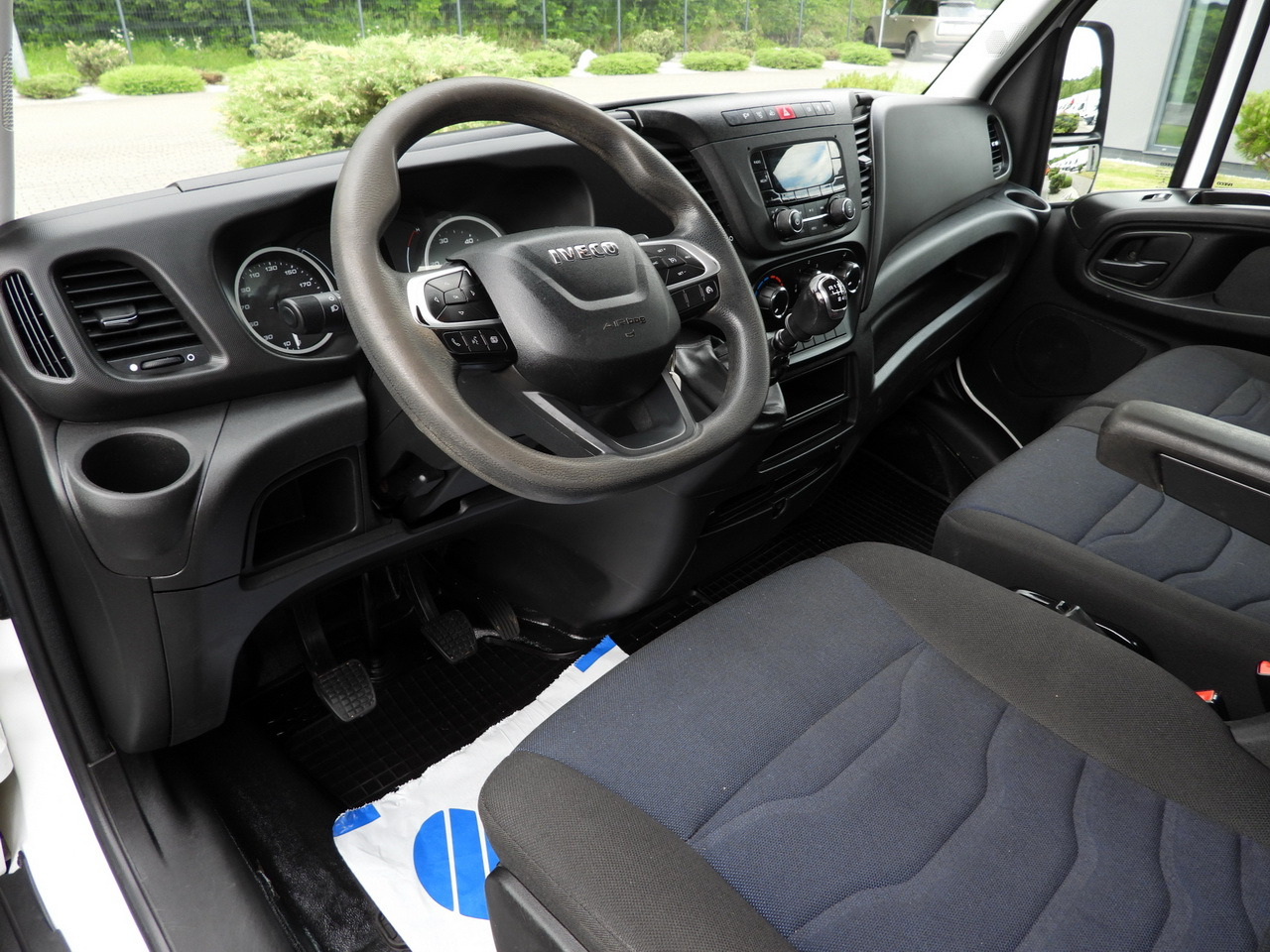 IVECO DAILY 35C16 TIPPER CRUISE CONTROL TWIN WHEELS AIR CONDITIONING 160HP - Tipper van: picture 2 IVECO DAILY 35C16 TIPPER CRUISE CONTROL TWIN WHEELS AIR CONDITIONING 160HP - Tipper van: picture 2