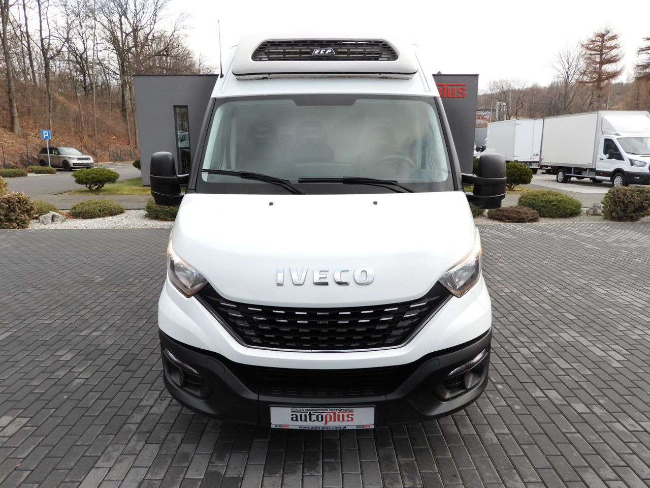 IVECO DAILY 35S14 REFRIGERATOR VAN -10*C POWER SUPPLY 230V CRUISE CONTROL NAVIGATION AUTOMATIC TRANSMISSION HI-MATIC AIR CONDITIONING 140HP - Refrigerated van: picture 5 IVECO DAILY 35S14 REFRIGERATOR VAN -10*C POWER SUPPLY 230V CRUISE CONTROL NAVIGATION AUTOMATIC TRANSMISSION HI-MATIC AIR CONDITIONING 140HP - Refrigerated van: picture 5