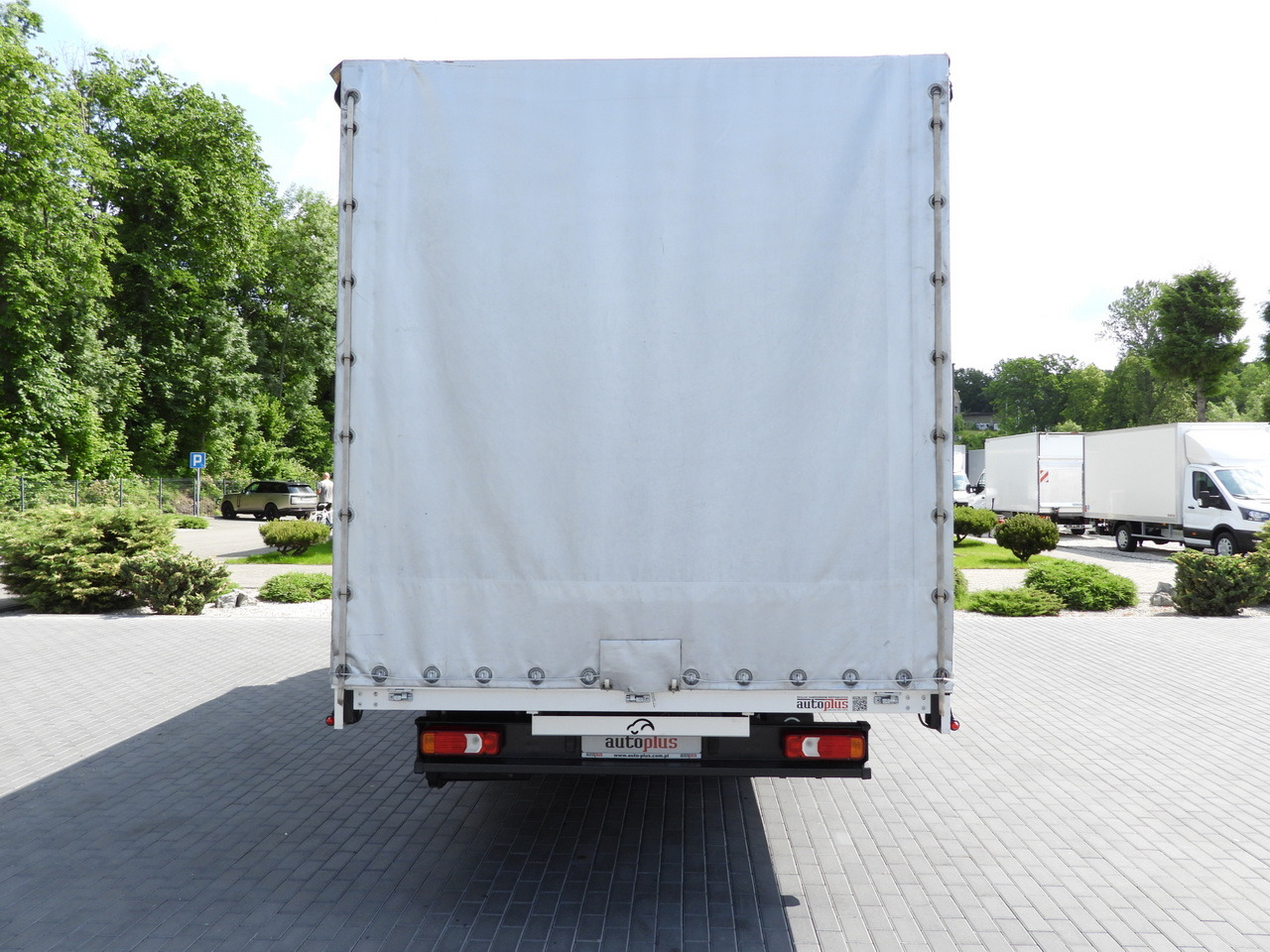 Curtain side van IVECO DAILY 35S18 TARPAULIN 10 PALLETS CRUISE CONTROL LED LIGHTS AIR CONDITIONING 180HP: picture 10 Curtain side van IVECO DAILY 35S18 TARPAULIN 10 PALLETS CRUISE CONTROL LED LIGHTS AIR CONDITIONING 180HP: picture 10