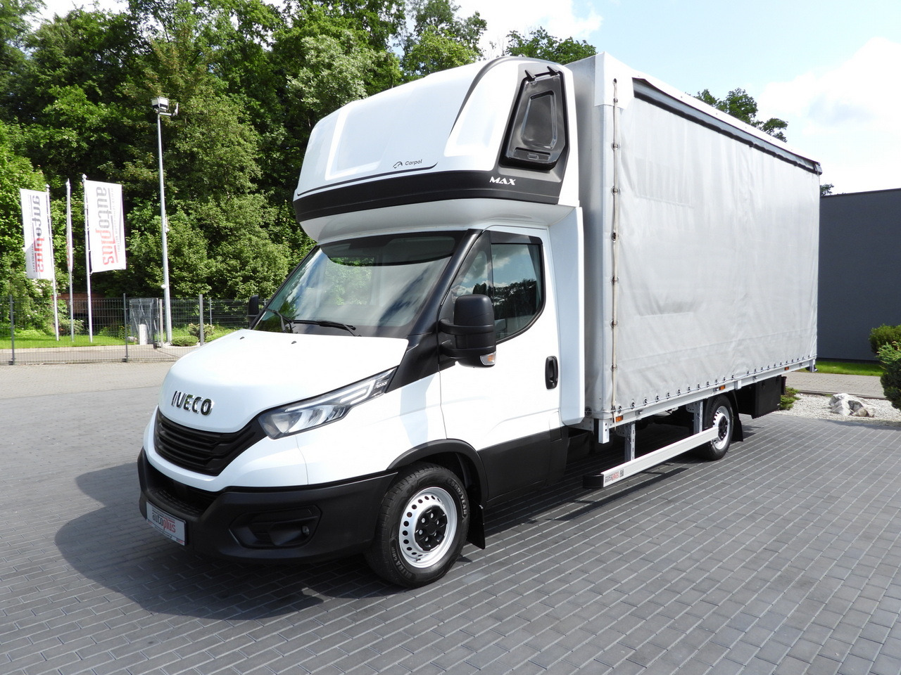 Curtain side van IVECO DAILY 35S18 TARPAULIN 10 PALLETS CRUISE CONTROL LED LIGHTS AIR CONDITIONING 180HP: picture 6 Curtain side van IVECO DAILY 35S18 TARPAULIN 10 PALLETS CRUISE CONTROL LED LIGHTS AIR CONDITIONING 180HP: picture 6