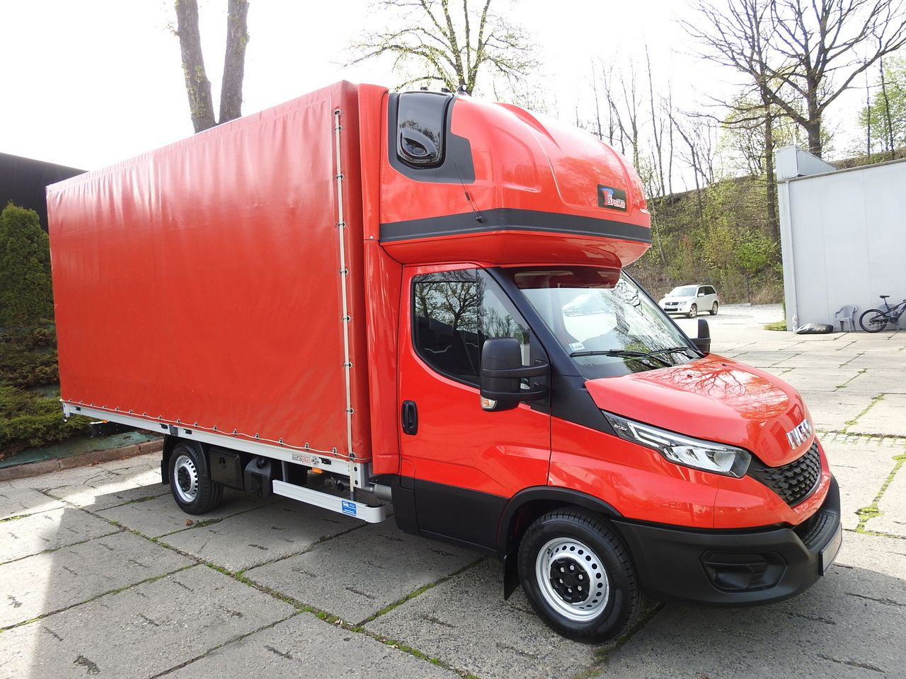 IVECO DAILY 35S18 TARPAULIN 10 PALLETS WEBASTO CRUISE CONTROL LED LIGHTS AIR CONDITIONING 180HP - Curtain side van: picture 4 IVECO DAILY 35S18 TARPAULIN 10 PALLETS WEBASTO CRUISE CONTROL LED LIGHTS AIR CONDITIONING 180HP - Curtain side van: picture 4