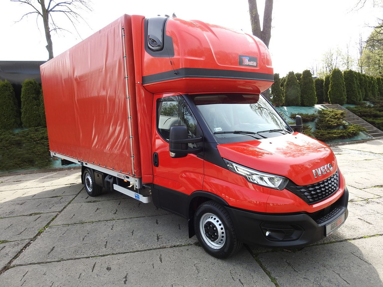 Curtain side van IVECO DAILY 35S18 TARPAULIN 10 PALLETS WEBASTO CRUISE CONTROL LED LIGHTS AIR CONDITIONING 180HP: picture 23 Curtain side van IVECO DAILY 35S18 TARPAULIN 10 PALLETS WEBASTO CRUISE CONTROL LED LIGHTS AIR CONDITIONING 180HP: picture 23