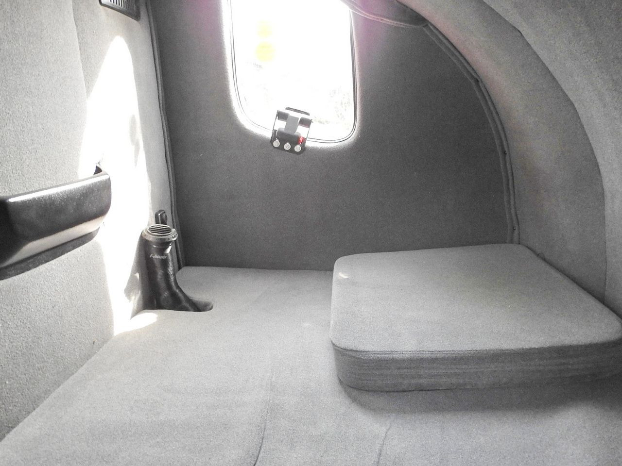 Curtain side van IVECO DAILY 35S18 TARPAULIN 10 PALLETS WEBASTO CRUISE CONTROL LED LIGHTS AIR CONDITIONING 180HP: picture 44 Curtain side van IVECO DAILY 35S18 TARPAULIN 10 PALLETS WEBASTO CRUISE CONTROL LED LIGHTS AIR CONDITIONING 180HP: picture 44