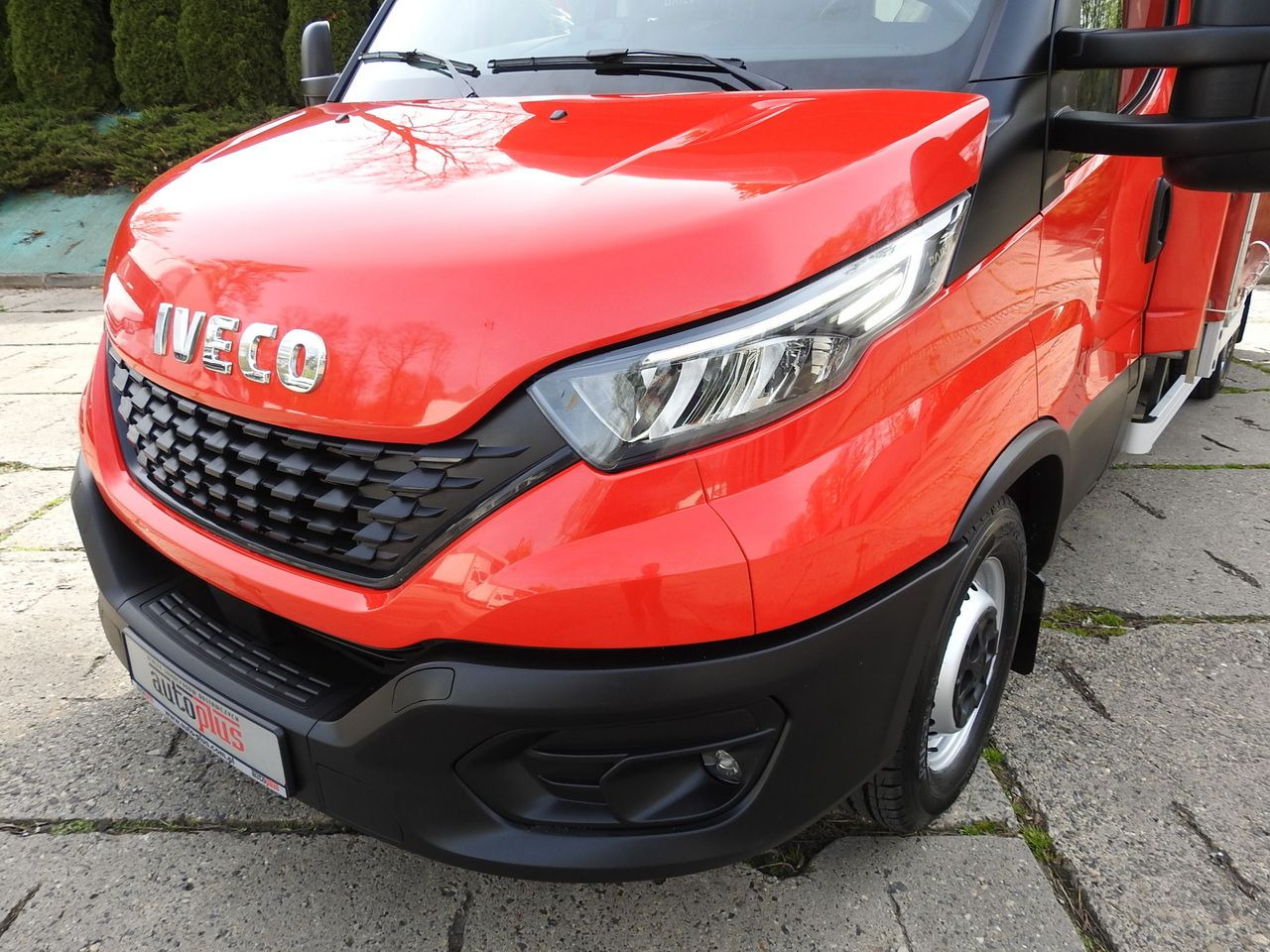 Curtain side van IVECO DAILY 35S18 TARPAULIN 10 PALLETS WEBASTO CRUISE CONTROL LED LIGHTS AIR CONDITIONING 180HP: picture 18 Curtain side van IVECO DAILY 35S18 TARPAULIN 10 PALLETS WEBASTO CRUISE CONTROL LED LIGHTS AIR CONDITIONING 180HP: picture 18