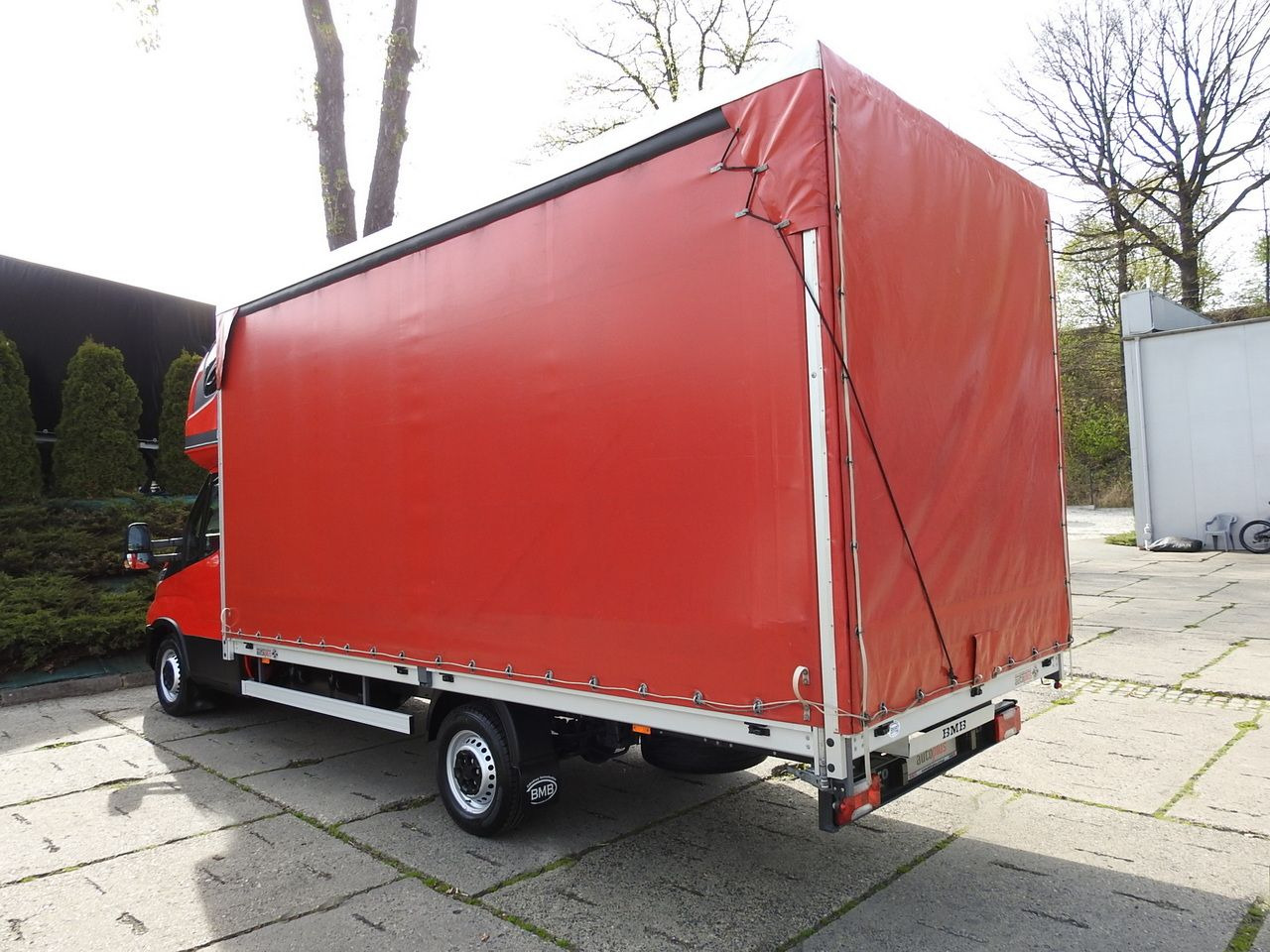 Curtain side van IVECO DAILY 35S18 TARPAULIN 10 PALLETS WEBASTO CRUISE CONTROL LED LIGHTS AIR CONDITIONING 180HP: picture 10 Curtain side van IVECO DAILY 35S18 TARPAULIN 10 PALLETS WEBASTO CRUISE CONTROL LED LIGHTS AIR CONDITIONING 180HP: picture 10