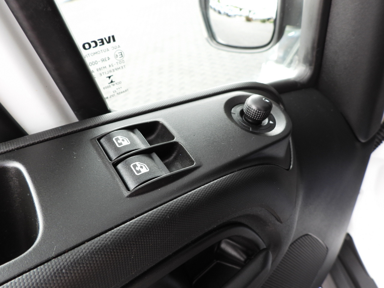 Curtain side van IVECO DAILY 35S18 TARPAULIN LIFT 8 PALLETS WEBASTO CRUISE CONTROL AIR CONDITIONING 180HP: picture 33 Curtain side van IVECO DAILY 35S18 TARPAULIN LIFT 8 PALLETS WEBASTO CRUISE CONTROL AIR CONDITIONING 180HP: picture 33