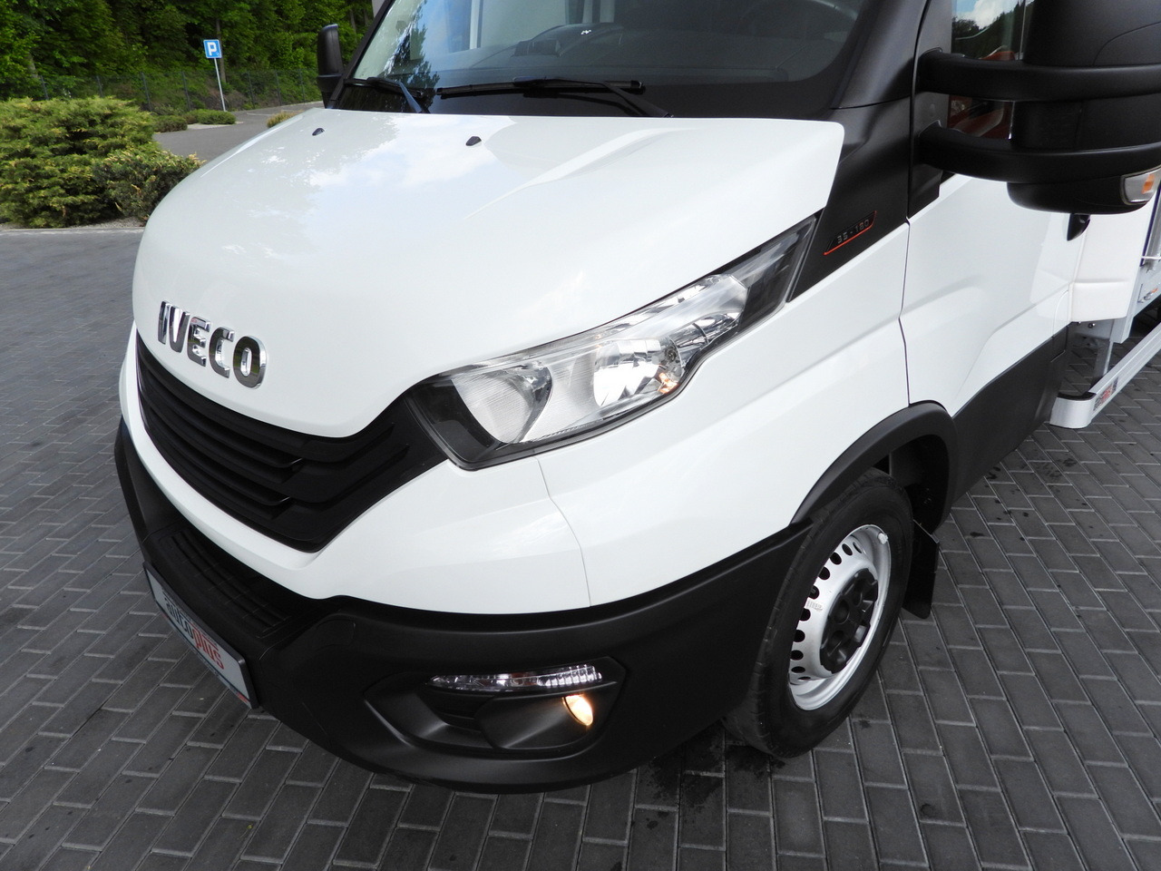 Curtain side van IVECO DAILY 35S18 TARPAULIN LIFT 8 PALLETS WEBASTO CRUISE CONTROL AIR CONDITIONING 180HP: picture 20 Curtain side van IVECO DAILY 35S18 TARPAULIN LIFT 8 PALLETS WEBASTO CRUISE CONTROL AIR CONDITIONING 180HP: picture 20
