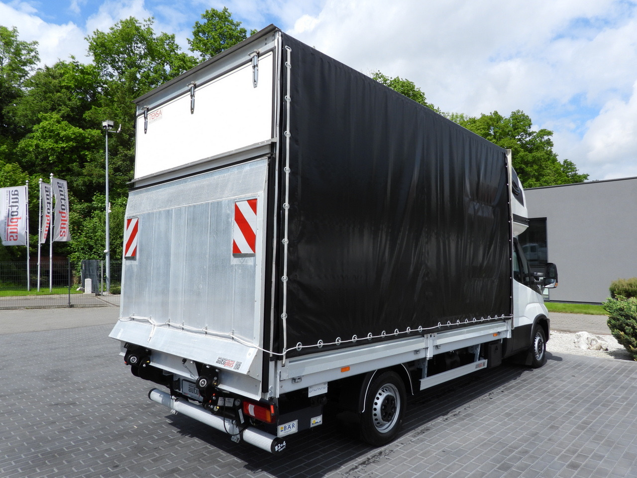 Curtain side van IVECO DAILY 35S18 TARPAULIN LIFT 8 PALLETS WEBASTO CRUISE CONTROL AIR CONDITIONING 180HP: picture 14 Curtain side van IVECO DAILY 35S18 TARPAULIN LIFT 8 PALLETS WEBASTO CRUISE CONTROL AIR CONDITIONING 180HP: picture 14