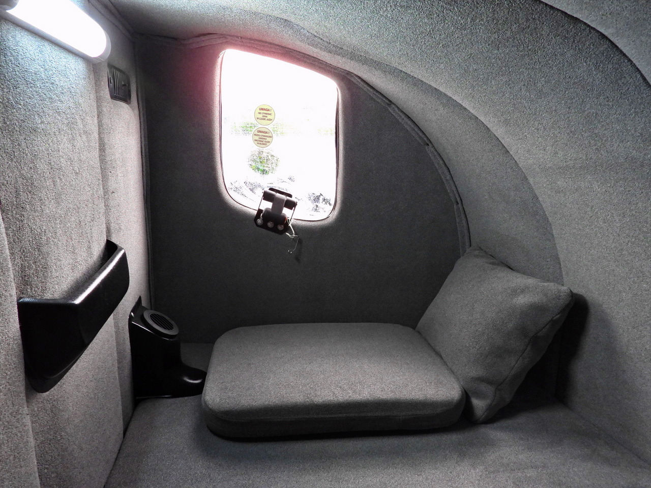 Curtain side van IVECO DAILY 35S18 TARPAULIN LIFT 8 PALLETS WEBASTO CRUISE CONTROL AIR CONDITIONING 180HP: picture 47 Curtain side van IVECO DAILY 35S18 TARPAULIN LIFT 8 PALLETS WEBASTO CRUISE CONTROL AIR CONDITIONING 180HP: picture 47