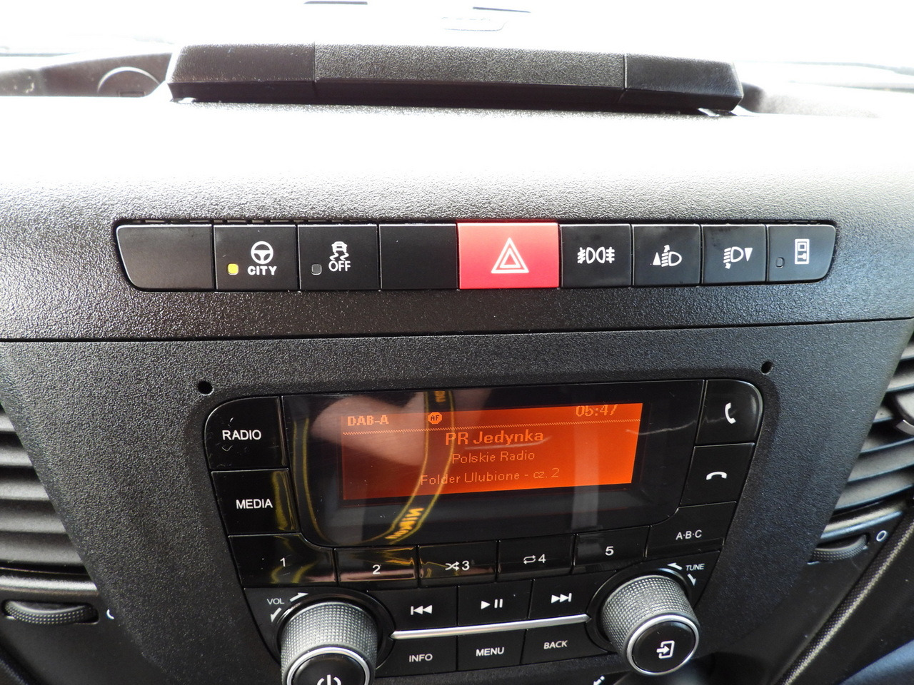 Curtain side van IVECO DAILY 35S18 TARPAULIN LIFT 8 PALLETS WEBASTO CRUISE CONTROL AIR CONDITIONING 180HP: picture 42 Curtain side van IVECO DAILY 35S18 TARPAULIN LIFT 8 PALLETS WEBASTO CRUISE CONTROL AIR CONDITIONING 180HP: picture 42