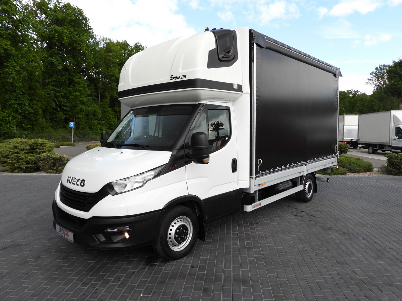 Curtain side van IVECO DAILY 35S18 TARPAULIN LIFT 8 PALLETS WEBASTO CRUISE CONTROL AIR CONDITIONING 180HP: picture 19 Curtain side van IVECO DAILY 35S18 TARPAULIN LIFT 8 PALLETS WEBASTO CRUISE CONTROL AIR CONDITIONING 180HP: picture 19