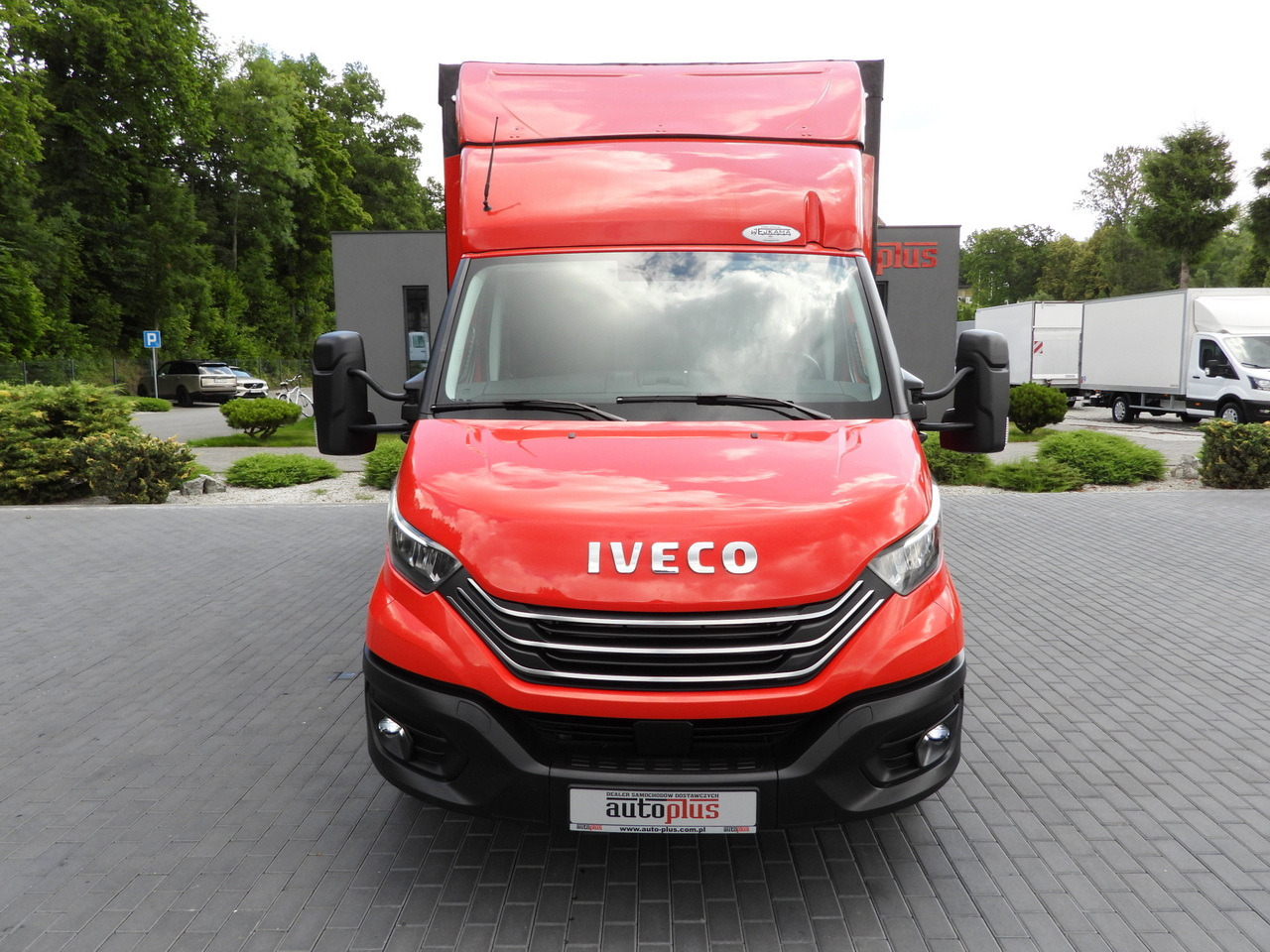 IVECO DAILY 35S21 TARPAULIN 10 PALLETS WEBASTO CRUISE CONTROL NAVIGATION LED LIGHTS PNEUMATICS AUTOMATIC TRANSMISSION HI-MATIC AIR CONDITIONING 210HP - Curtain side van: picture 5 IVECO DAILY 35S21 TARPAULIN 10 PALLETS WEBASTO CRUISE CONTROL NAVIGATION LED LIGHTS PNEUMATICS AUTOMATIC TRANSMISSION HI-MATIC AIR CONDITIONING 210HP - Curtain side van: picture 5
