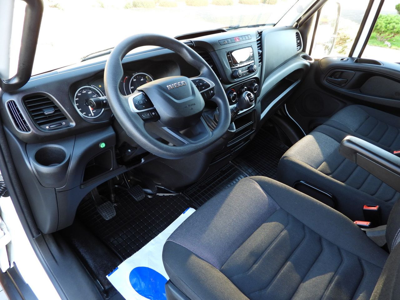 IVECO DAILY 50C16 TARPAULIN 10 PALLETS CRUISE CONTROL TWIN WHEELS AIR CONDITIONING 160HP - Curtain side van: picture 2 IVECO DAILY 50C16 TARPAULIN 10 PALLETS CRUISE CONTROL TWIN WHEELS AIR CONDITIONING 160HP - Curtain side van: picture 2