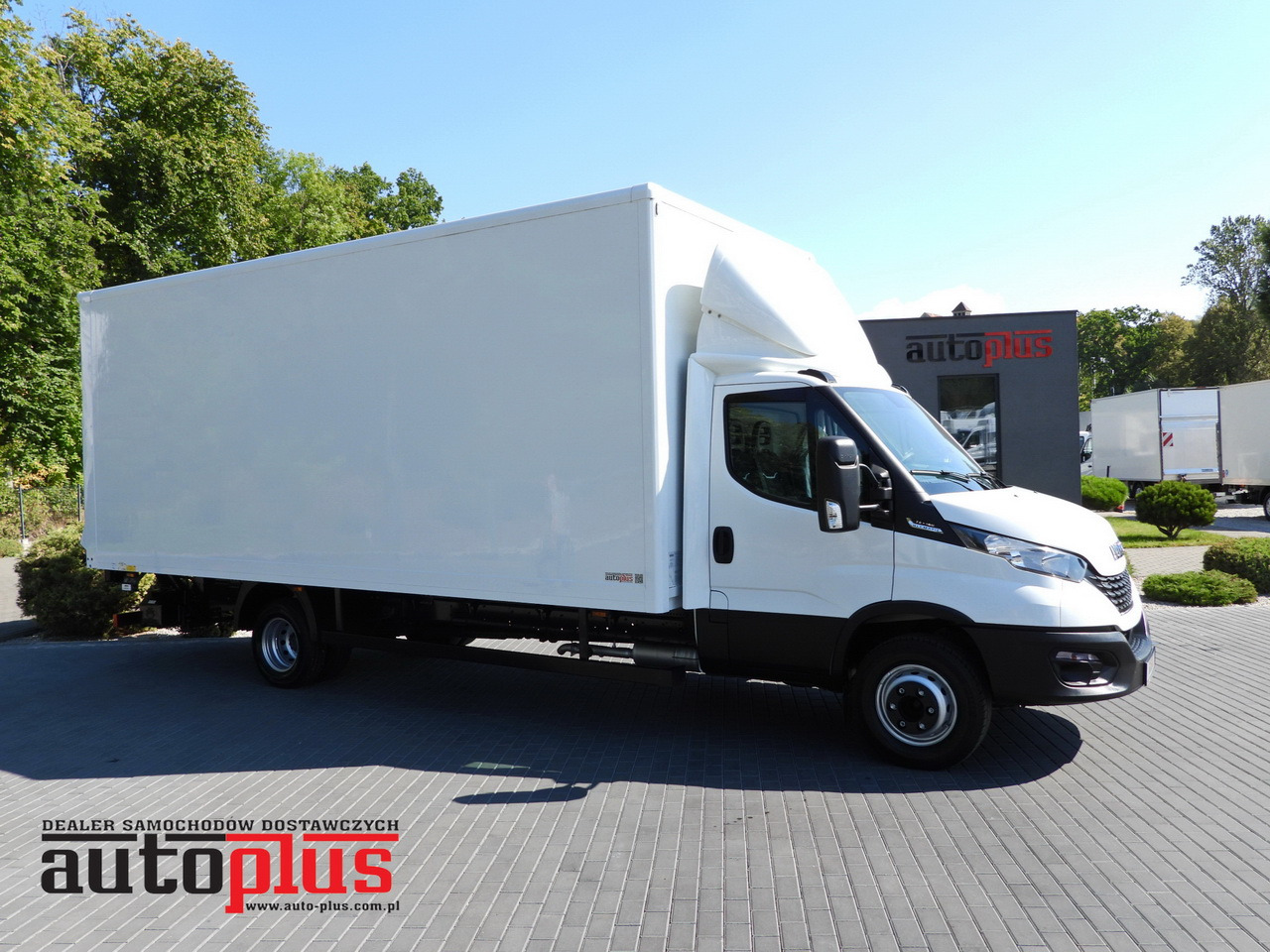 IVECO DAILY 72C18 LIFT 14 PALLETS CRUISE CONTROL PNEUMATICS AUTOMATIC TRANSMISSION HI-MATIC TWIN WHEELS AIR CONDITIONING 180HP - Box truck: picture 1 IVECO DAILY 72C18 LIFT 14 PALLETS CRUISE CONTROL PNEUMATICS AUTOMATIC TRANSMISSION HI-MATIC TWIN WHEELS AIR CONDITIONING 180HP - Box truck: picture 1